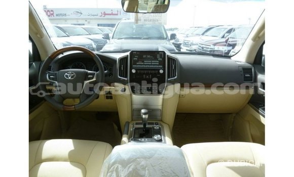 Buy Import Toyota Land Cruiser White Car in Import - Dubai in Antigua Buy Import Toyota Land Cruiser White Car in Import - Dubai in Antigua