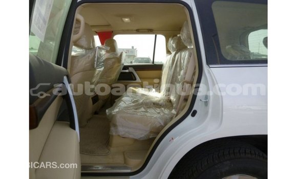 Buy Import Toyota Land Cruiser White Car in Import - Dubai in Antigua Buy Import Toyota Land Cruiser White Car in Import - Dubai in Antigua