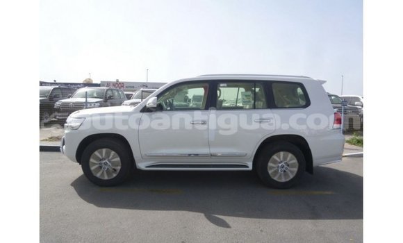Buy Import Toyota Land Cruiser White Car in Import - Dubai in Antigua Buy Import Toyota Land Cruiser White Car in Import - Dubai in Antigua