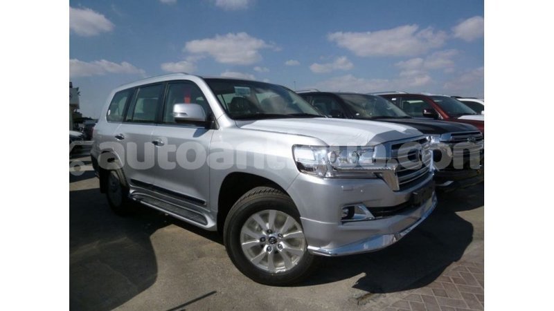 Big with watermark toyota land cruiser antigua import dubai 2533