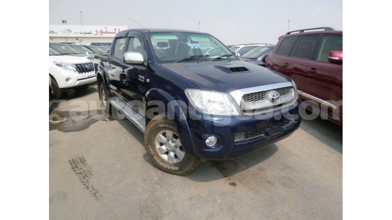 Big with watermark toyota hilux antigua import dubai 2538