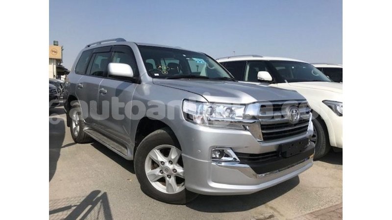 Big with watermark toyota land cruiser antigua import dubai 2545