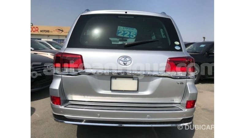 Big with watermark toyota land cruiser antigua import dubai 2545