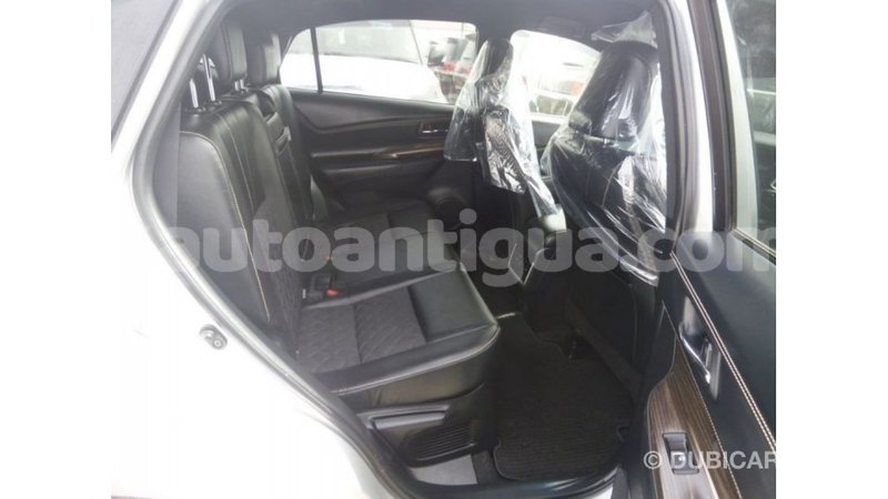 Big with watermark toyota harrier antigua import dubai 2547