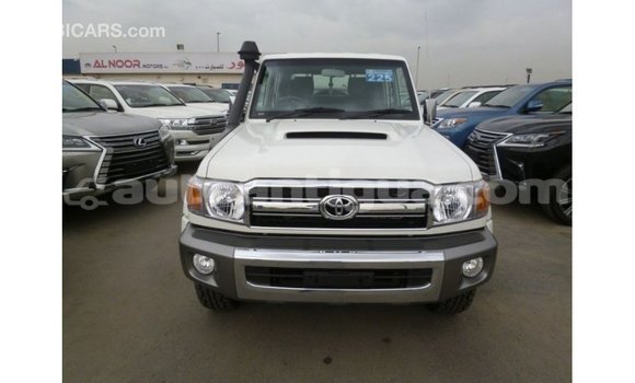 Buy Import Toyota Land Cruiser White Car in Import - Dubai in Antigua Buy Import Toyota Land Cruiser White Car in Import - Dubai in Antigua