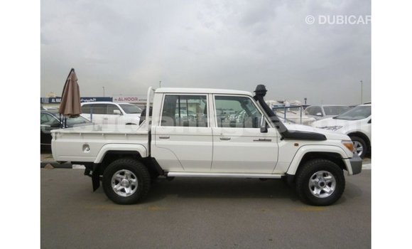 Buy Import Toyota Land Cruiser White Car in Import - Dubai in Antigua Buy Import Toyota Land Cruiser White Car in Import - Dubai in Antigua