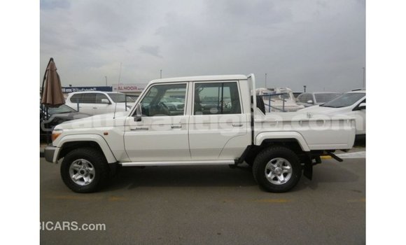 Buy Import Toyota Land Cruiser White Car in Import - Dubai in Antigua Buy Import Toyota Land Cruiser White Car in Import - Dubai in Antigua