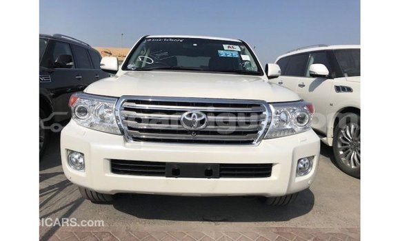 Buy Import Toyota Land Cruiser White Car in Import - Dubai in Antigua Buy Import Toyota Land Cruiser White Car in Import - Dubai in Antigua