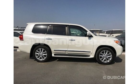 Buy Import Toyota Land Cruiser White Car in Import - Dubai in Antigua Buy Import Toyota Land Cruiser White Car in Import - Dubai in Antigua