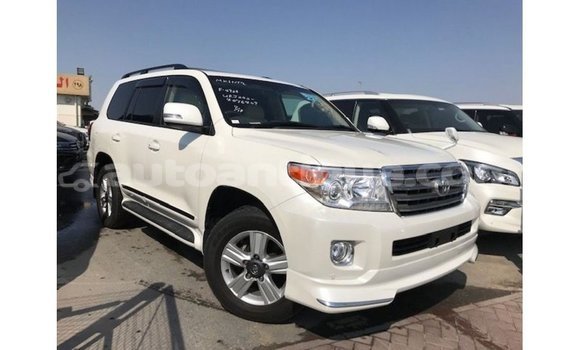 Buy Import Toyota Land Cruiser White Car in Import - Dubai in Antigua Buy Import Toyota Land Cruiser White Car in Import - Dubai in Antigua