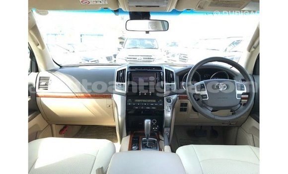 Buy Import Toyota Land Cruiser White Car in Import - Dubai in Antigua Buy Import Toyota Land Cruiser White Car in Import - Dubai in Antigua