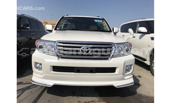 Buy Import Toyota Land Cruiser White Car in Import - Dubai in Antigua Buy Import Toyota Land Cruiser White Car in Import - Dubai in Antigua