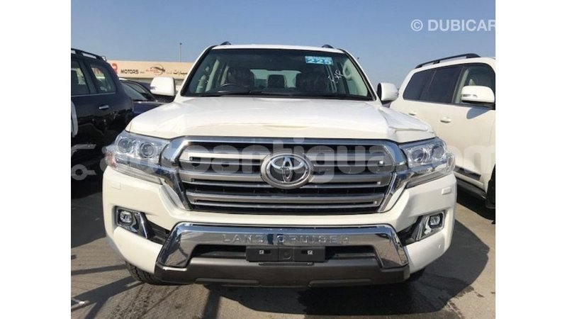 Big with watermark toyota land cruiser antigua import dubai 2559