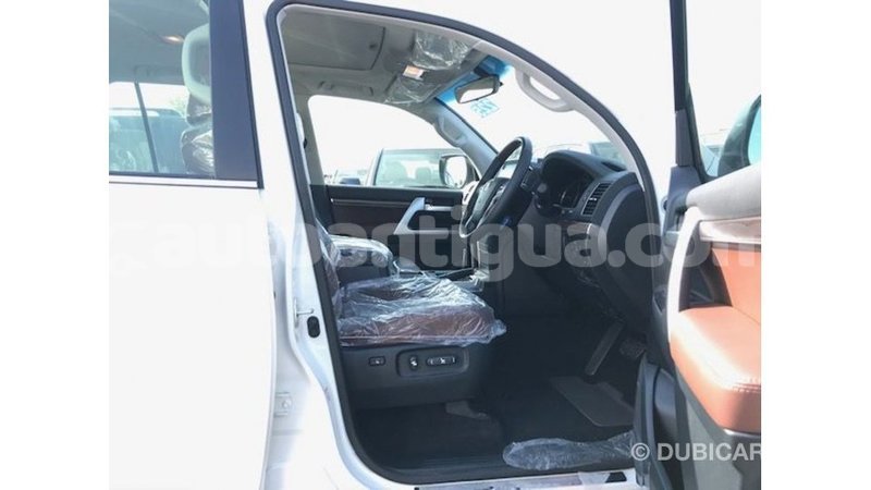 Big with watermark toyota land cruiser antigua import dubai 2559