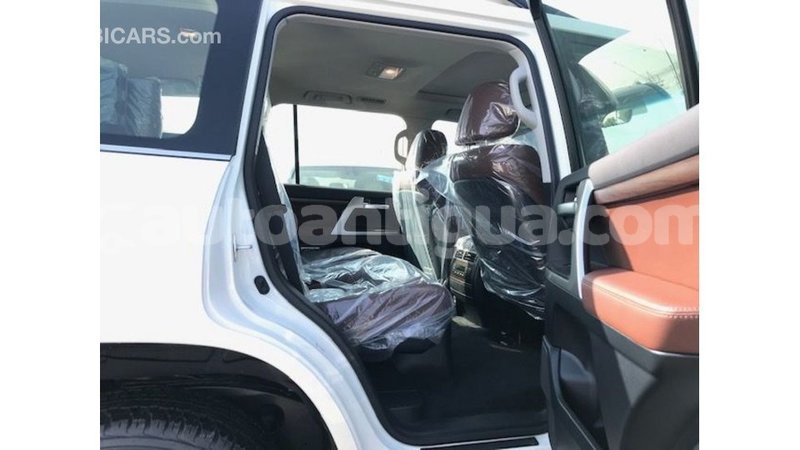 Big with watermark toyota land cruiser antigua import dubai 2559