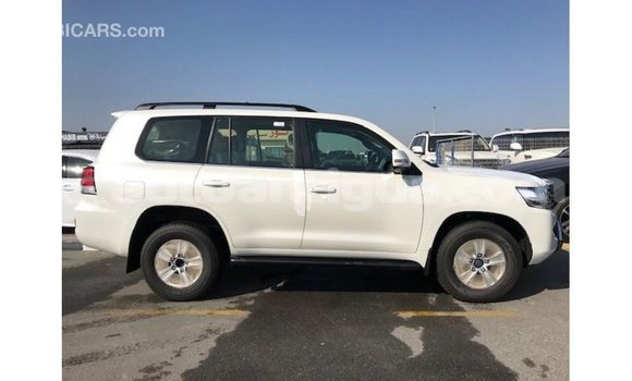 Buy Import Toyota Land Cruiser White Car in Import - Dubai in Antigua Buy Import Toyota Land Cruiser White Car in Import - Dubai in Antigua