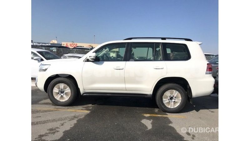 Big with watermark toyota land cruiser antigua import dubai 2559