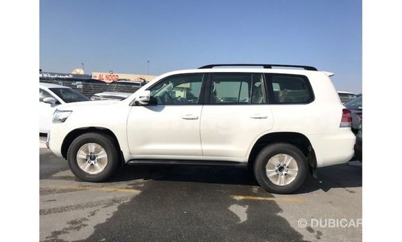 Buy Import Toyota Land Cruiser White Car in Import - Dubai in Antigua Buy Import Toyota Land Cruiser White Car in Import - Dubai in Antigua