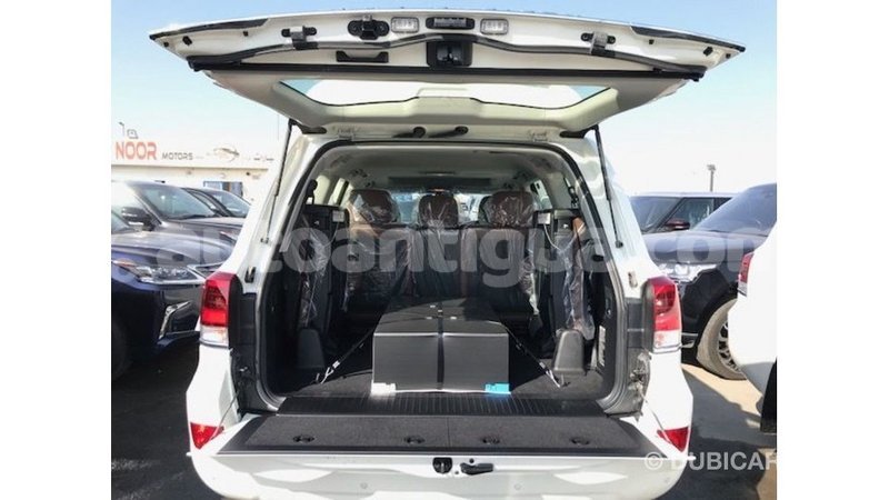 Big with watermark toyota land cruiser antigua import dubai 2559