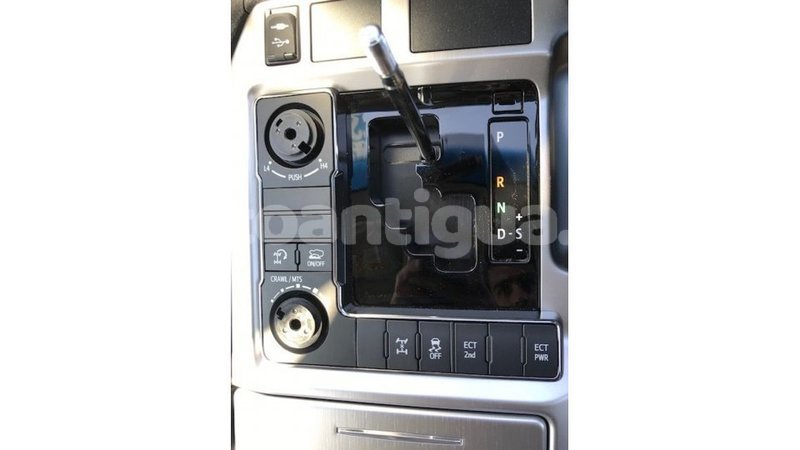 Big with watermark toyota land cruiser antigua import dubai 2559