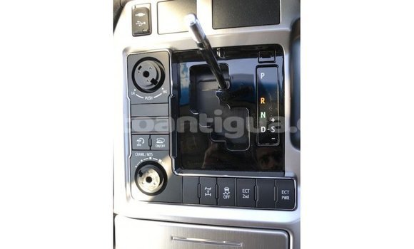 Buy Import Toyota Land Cruiser White Car in Import - Dubai in Antigua Buy Import Toyota Land Cruiser White Car in Import - Dubai in Antigua