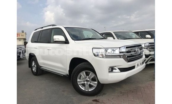Buy Import Toyota Land Cruiser White Car in Import - Dubai in Antigua Buy Import Toyota Land Cruiser White Car in Import - Dubai in Antigua