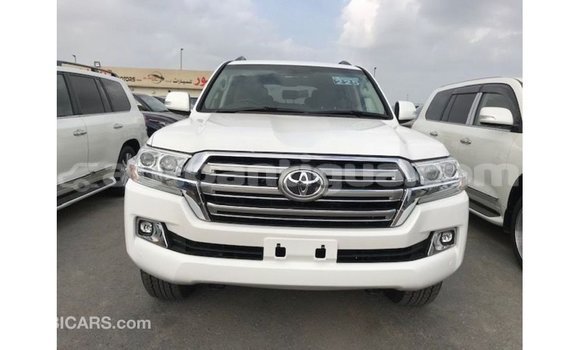 Buy Import Toyota Land Cruiser White Car in Import - Dubai in Antigua Buy Import Toyota Land Cruiser White Car in Import - Dubai in Antigua