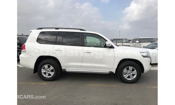 Buy Import Toyota Land Cruiser White Car in Import - Dubai in Antigua Buy Import Toyota Land Cruiser White Car in Import - Dubai in Antigua