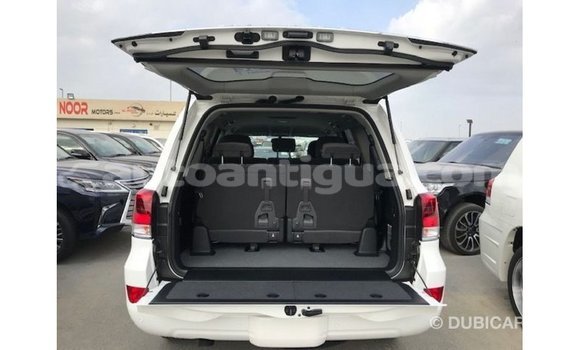 Buy Import Toyota Land Cruiser White Car in Import - Dubai in Antigua Buy Import Toyota Land Cruiser White Car in Import - Dubai in Antigua