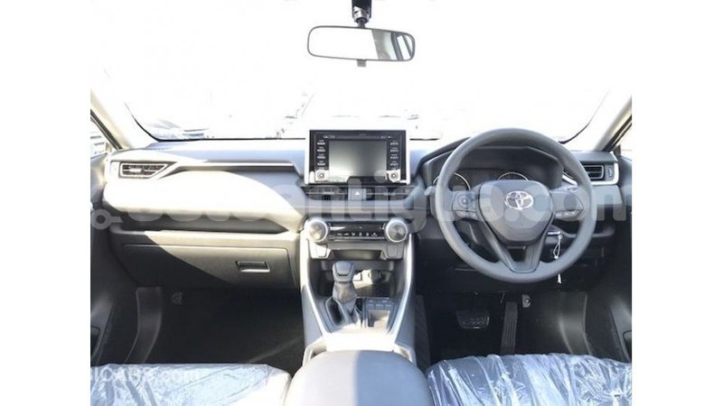 Big with watermark toyota hiace antigua import dubai 2563