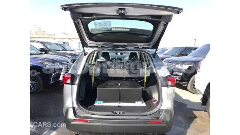 Big with watermark toyota hiace antigua import dubai 2563