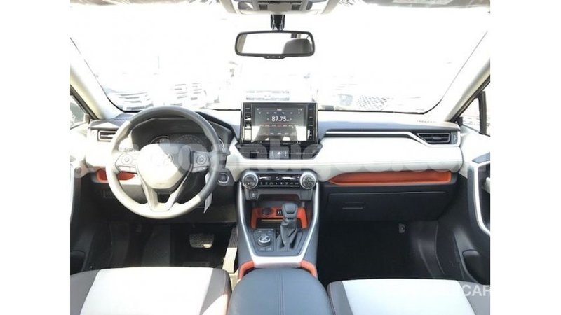 Big with watermark toyota hiace antigua import dubai 2565