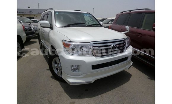 Buy Import Toyota Land Cruiser White Car in Import - Dubai in Antigua Buy Import Toyota Land Cruiser White Car in Import - Dubai in Antigua