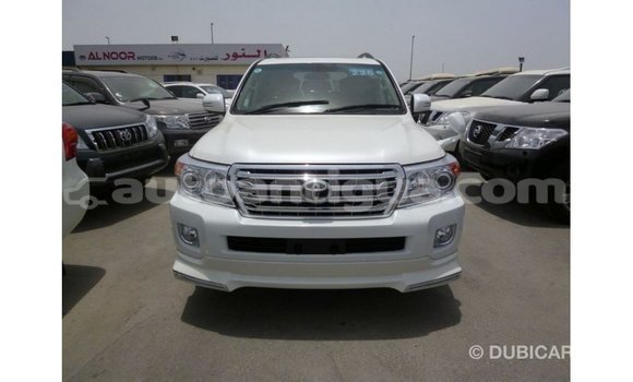 Buy Import Toyota Land Cruiser White Car in Import - Dubai in Antigua Buy Import Toyota Land Cruiser White Car in Import - Dubai in Antigua