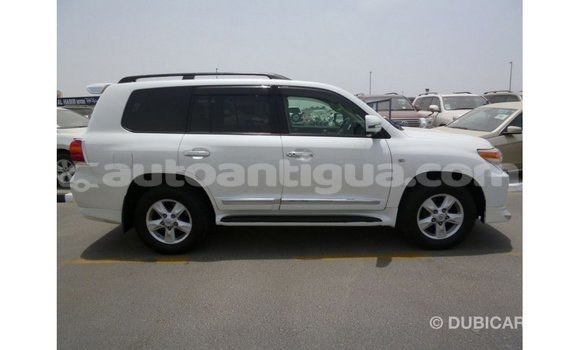 Buy Import Toyota Land Cruiser White Car in Import - Dubai in Antigua Buy Import Toyota Land Cruiser White Car in Import - Dubai in Antigua