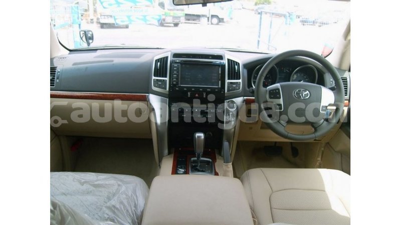 Big with watermark toyota land cruiser antigua import dubai 2569