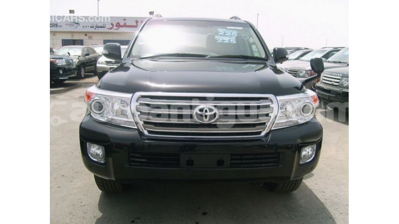 Big with watermark toyota land cruiser antigua import dubai 2569