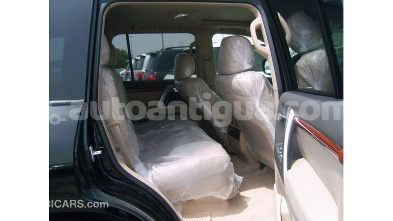 Big with watermark toyota land cruiser antigua import dubai 2569