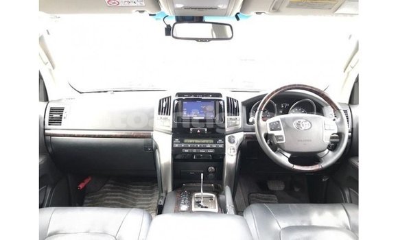 Buy Import Toyota Land Cruiser White Car in Import - Dubai in Antigua Buy Import Toyota Land Cruiser White Car in Import - Dubai in Antigua