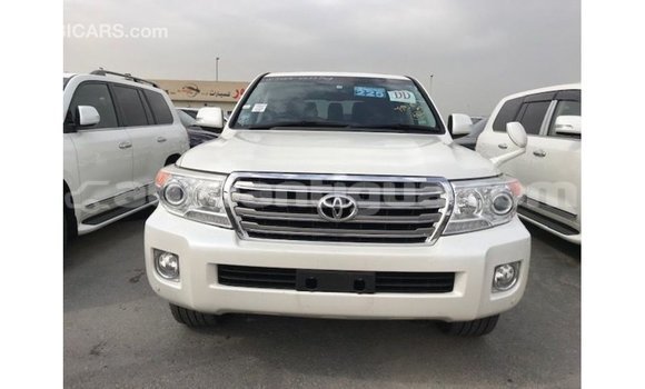 Buy Import Toyota Land Cruiser White Car in Import - Dubai in Antigua Buy Import Toyota Land Cruiser White Car in Import - Dubai in Antigua