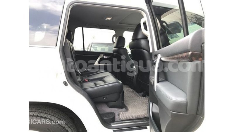 Big with watermark toyota land cruiser antigua import dubai 2576