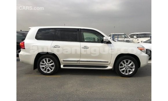 Buy Import Toyota Land Cruiser White Car in Import - Dubai in Antigua Buy Import Toyota Land Cruiser White Car in Import - Dubai in Antigua