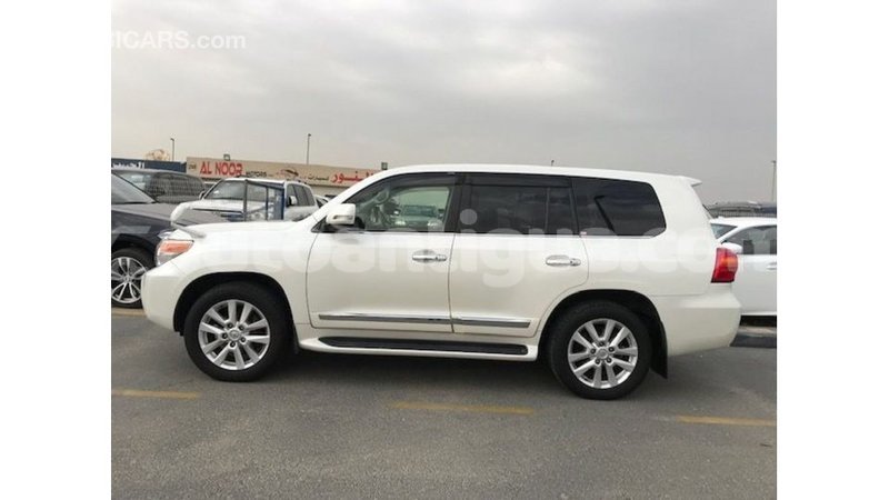 Big with watermark toyota land cruiser antigua import dubai 2576