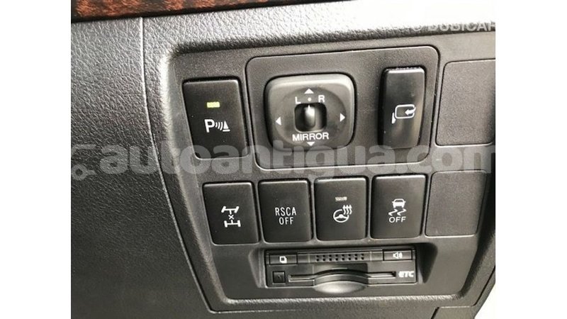 Big with watermark toyota land cruiser antigua import dubai 2576