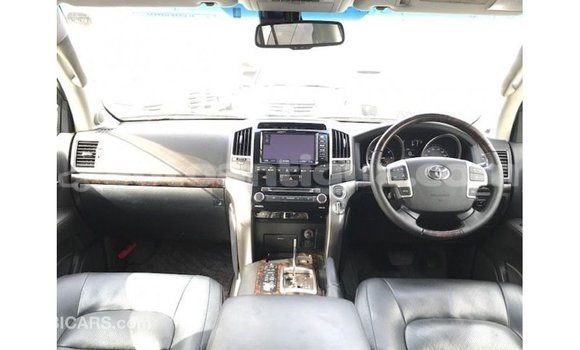 Buy Import Toyota Land Cruiser White Car in Import - Dubai in Antigua Buy Import Toyota Land Cruiser White Car in Import - Dubai in Antigua