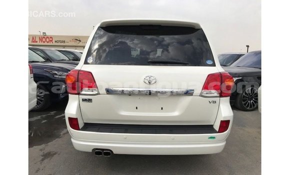 Buy Import Toyota Land Cruiser White Car in Import - Dubai in Antigua Buy Import Toyota Land Cruiser White Car in Import - Dubai in Antigua