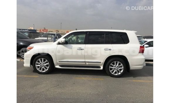 Buy Import Toyota Land Cruiser White Car in Import - Dubai in Antigua Buy Import Toyota Land Cruiser White Car in Import - Dubai in Antigua