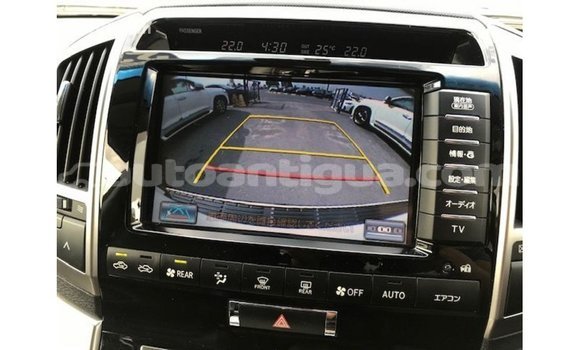 Buy Import Toyota Land Cruiser White Car in Import - Dubai in Antigua Buy Import Toyota Land Cruiser White Car in Import - Dubai in Antigua