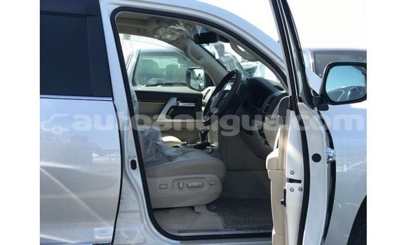 Buy Import Toyota Land Cruiser White Car in Import - Dubai in Antigua Buy Import Toyota Land Cruiser White Car in Import - Dubai in Antigua