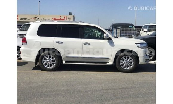 Buy Import Toyota Land Cruiser White Car in Import - Dubai in Antigua Buy Import Toyota Land Cruiser White Car in Import - Dubai in Antigua